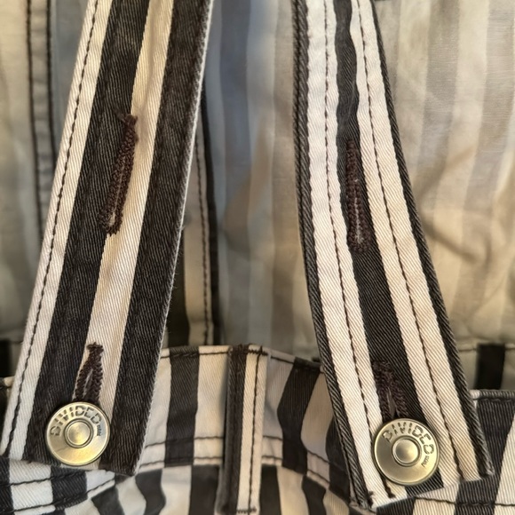 Divided Black and White Striped Overall Shorts - Picture 5 of 6